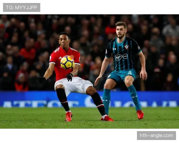 南安普顿中场结构近期表现稳健,攻防转换效率持续提升 南安普顿中场结构近期表现稳健,攻防转换效率持续提升