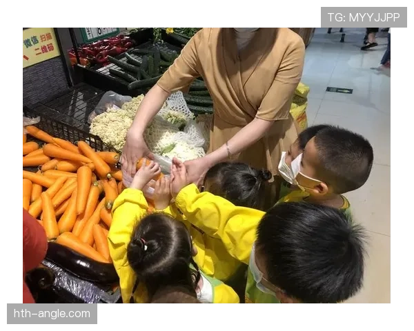 吴向东训练完直接去超市抢打折菜? 吴向东训练完直接去超市抢打折菜?