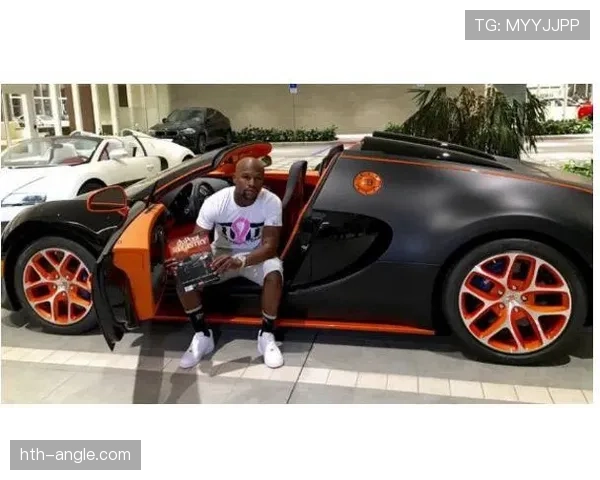 梅威瑟的钱袋有多鼓？连他家快递小哥都在朋友圈炫富了！